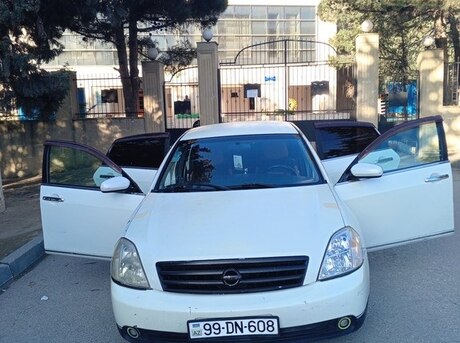 Nissan Teana 2004