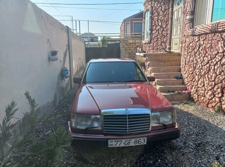 Mercedes E 220