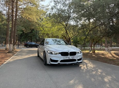 BMW 330 2018