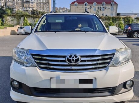 Toyota Fortuner 2011