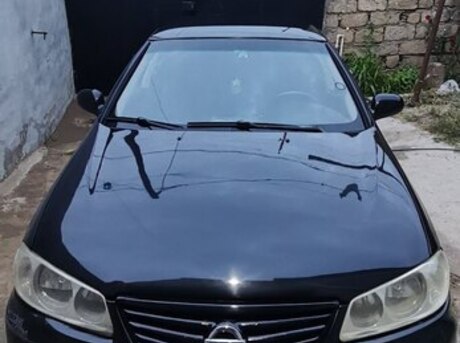 Nissan Sunny 2010