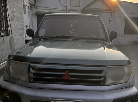 Mitsubishi Pajero io 1998