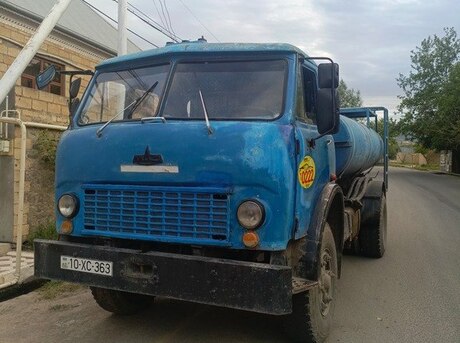 MAZ 5549
