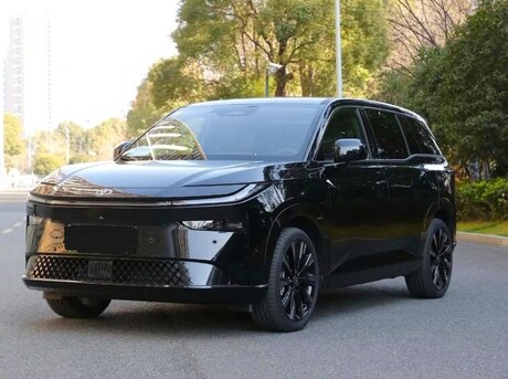 Toyota  2025