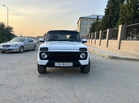 LADA (VAZ) Niva 2010