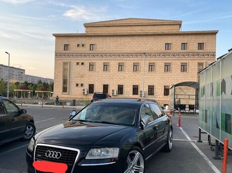 Audi A8 2004