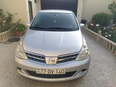 Nissan Tiida 2012
