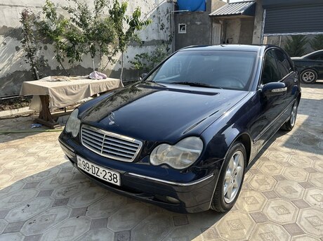 Mercedes C 200