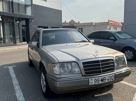 Mercedes E 220