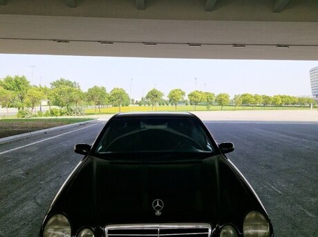 Mercedes E 220 d 2000