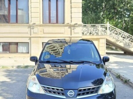 Nissan Tiida 2012
