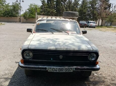 GAZ 24 1988