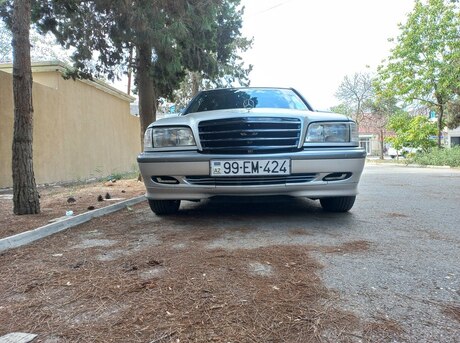Mercedes C 180