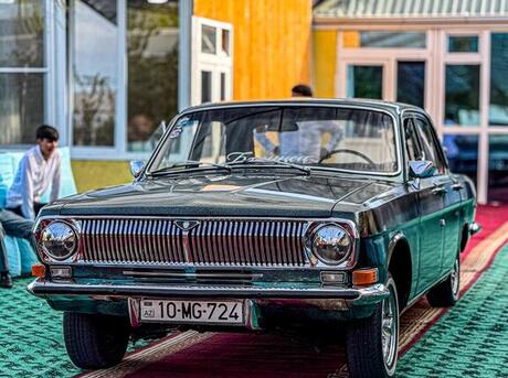 GAZ 24 1984