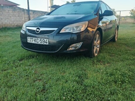 Opel Astra 2011