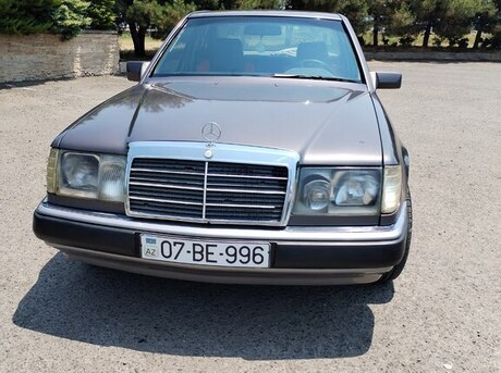 Mercedes E 250 1990
