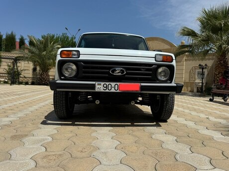 LADA (VAZ) Niva 2015