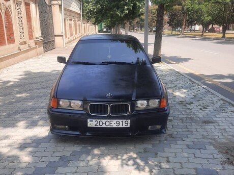 BMW 318 1992