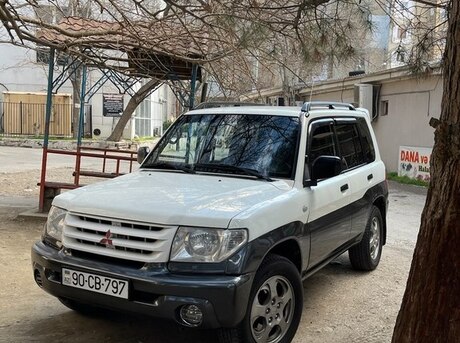 Mitsubishi Pajero io 2003