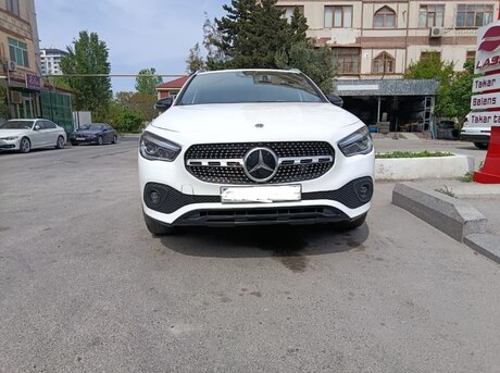 Mercedes GLA 250 2021