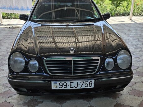 Mercedes E 200