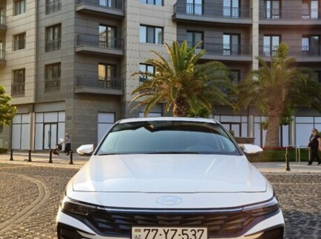 Hyundai Elantra 2024
