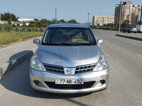Nissan Tiida 2011