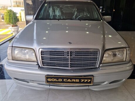 Mercedes C 200