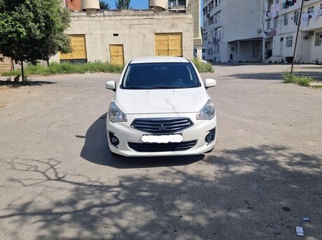 Mitsubishi Attrage 2014