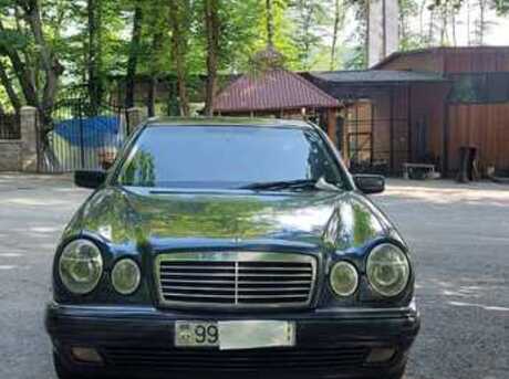 Mercedes E 200