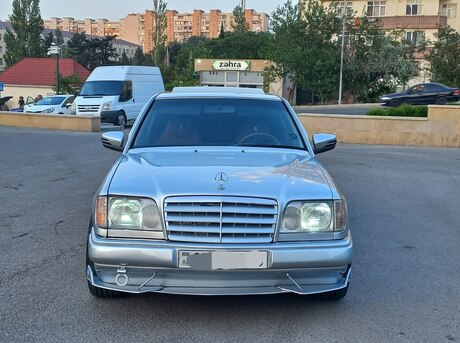 Mercedes E 200