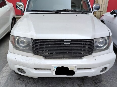 Mitsubishi Pajero io
