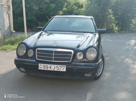 Mercedes E 200