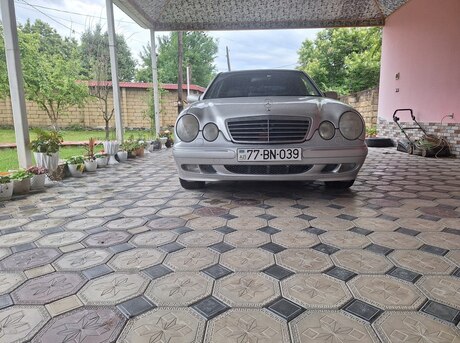 Mercedes E 270 2001