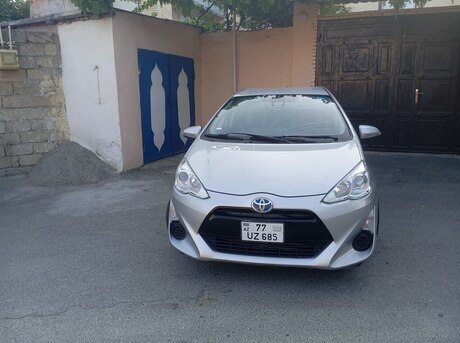 Toyota Aqua 2015