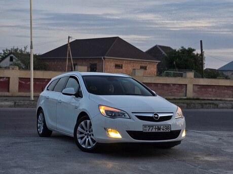 Opel Astra 2011
