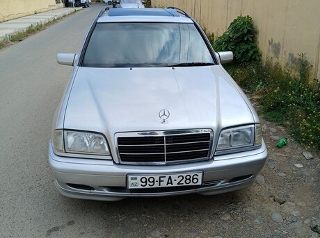 Mercedes C 200