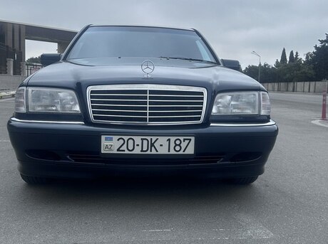 Mercedes C 180