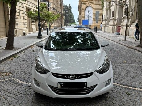Hyundai Elantra 2012