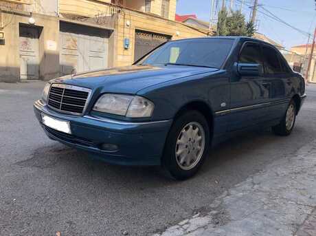 Mercedes C 200