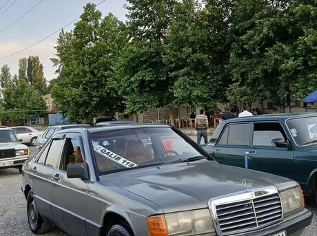 Mercedes 190 1988