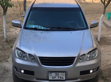 Mitsubishi Airtrek 2002