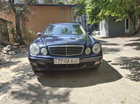 Mercedes E 240 2003