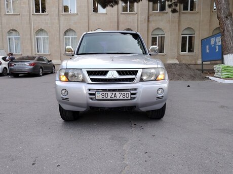 Mitsubishi Pajero 2005