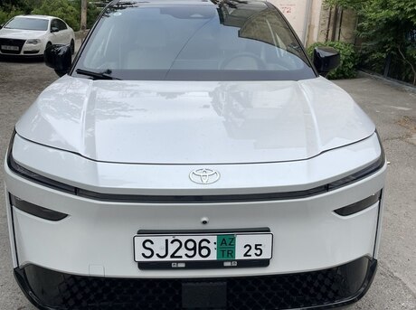 Toyota  2025