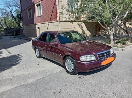 Mercedes C 200