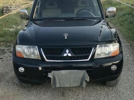 Mitsubishi Pajero 2005