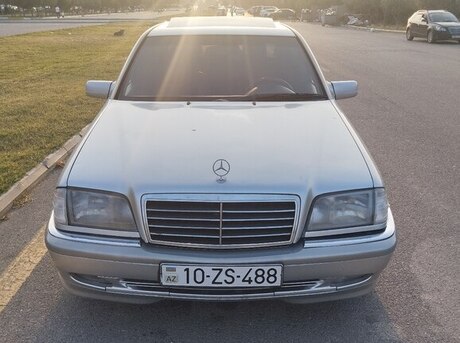 Mercedes C 180