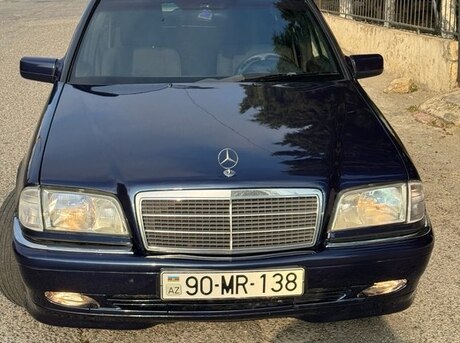 Mercedes C 200