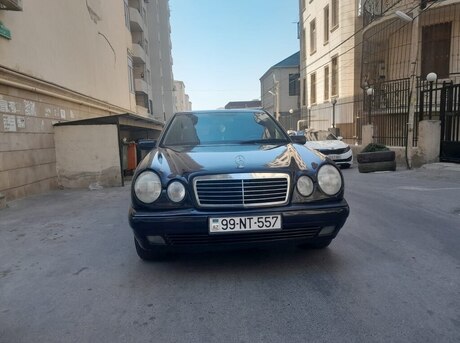 Mercedes E 200